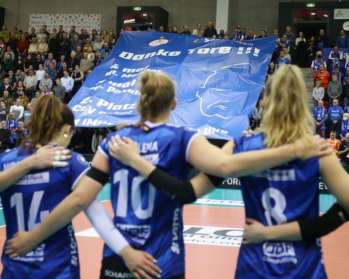 Regio TV | Emotionaler Moment vor Spielbeginn