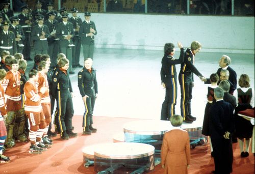 1976 wurde Deutschland Dritter beim olympischen Eishockey-Turnier. | Foto: IMAGO / Horstmüller ZEITREISE | Eishockey – Mit 0,041 Toren Vorsprung zu Bronze
