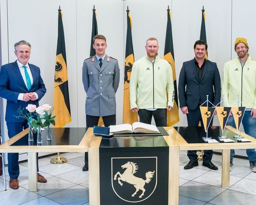 Stuttgart | Eintrag ins Goldene Buch der Stadt