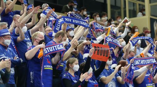 Der Anhang voll Allianz MTV Stuttgart freut sich auf das Final-Rückspiel. | Foto: Pressefoto Baumann Event der Woche | Allianz MTV hofft auf Europapokal-Triumph