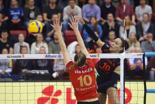 Allianz MTV Stuttgart (im Angriff) und der SC Potsdam stehen sich in der Play-Off-Finalserie gegenüber. | Foto: Pressefoto Baumann Regio TV | Siebte Finalteilnahme in Folge