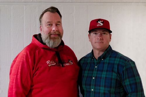 Headcoach Ryan Ford (rechts neben Chris Manske) gibt künftig bei den Reds die Kommandos. | Foto: Iris Drobny
Baseball | Ryan Ford ist neuer Headcoach der Reds