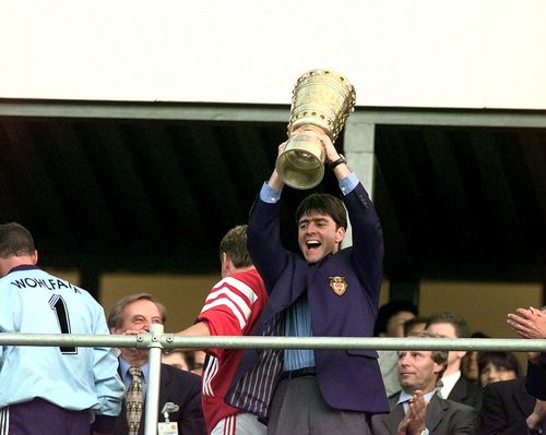 Mit Trainer Jogi Löw gewann der VfB Stuttgart in der Saison 1996/1997 den DFB-Pokal. | Foto: Pressefoto Baumann Sportliche Filme | Folge 12: RISE & FALL of VfB Stuttgart