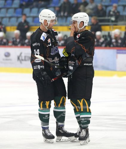 2017 traten die Steelers in diesen Halloween-Sondertrikots gegen Bad Nauheim an. | Foto: Pressefoto Baumann Trikotsammlung | Folge 11: Halloween und die Steelers