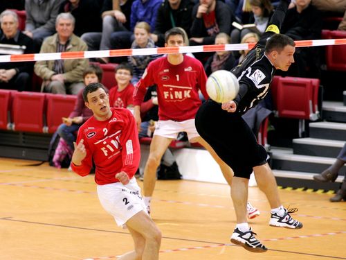 Bei den Titelkämpfen 2012 in der SCHARRena wurde der TV Vaihingen/Enz (weiße Hosen) Deutscher Meister. | Foto: Pressefoto Baumann Event der Woche | Faustball-Finale in der SCHARRena