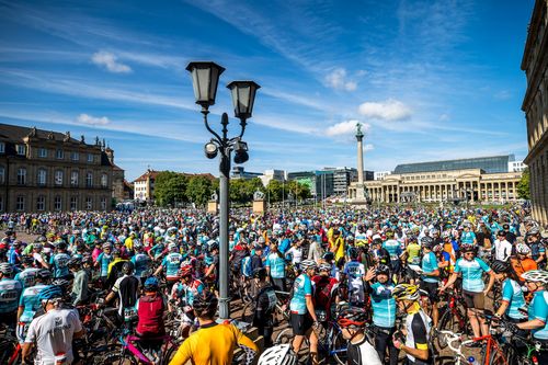 2018 war der Schlossplatz voll beim Start des Jedermannrennens. | Foto: Deutschland Tour / Henning Angerer Radsport | Jedermann Tour ist ausverkauft