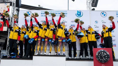 Gold, Silber und Bronze gingen bei der WM an Deutschland. Links im Bild das zweitplatzierte Team von Johannes Lochner. | Foto: IMAGO / Eibner Bobsport | Alle Medaillen gehen nach Deutschland