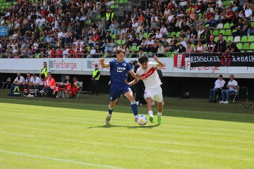 Fußball | VfB-Nachwuchs wird Meister und steigt auf