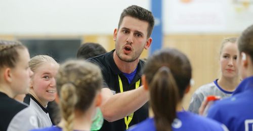 Hannes Diller trainiert die Handballerinnen des TV Möglingen und ist nun auch Geschäftsführer der TG Nürtingen. | Foto: Pressefoto Baumann Personalie | Diller ist Geschäftsführer der TGN