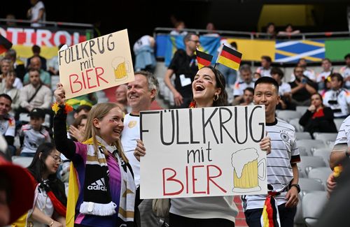 ARD Mediathek | Fußball als Konjunktur-Booster?