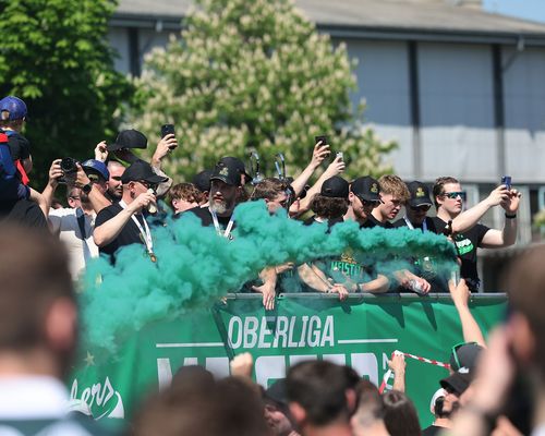 Eishockey | Steelers gewinnen den Titel und steigen auf