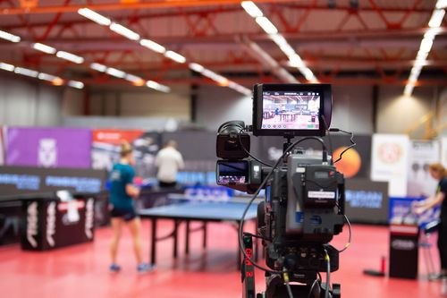 ZEITREISE | Warum die weißen Bälle neongelb wurden