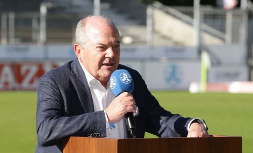 Dr. Eduardo Garcia | Foto: Pressefoto Baumann Auszeichnung | GOLDENER VOLLTREFFER für Dr. Garcia