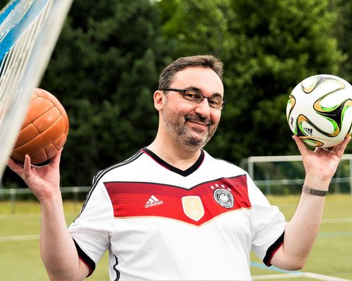 Reihe SPORT UND KULTUR | DA LACHT DER FUSSBALL! 