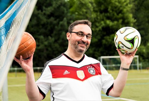Reihe SPORT UND KULTUR | DA LACHT DER FUSSBALL! 