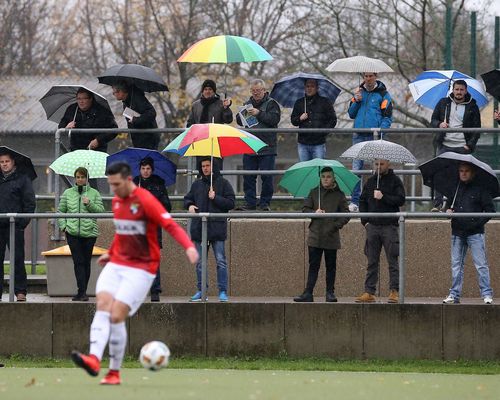 Sport und Natur | UEFA setzt Nullacht unter Strom