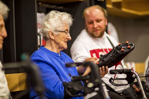 Foto: VfB Stuttgart Fußball | VfBfairplay startet neues Projekt für Menschen mit Demenz