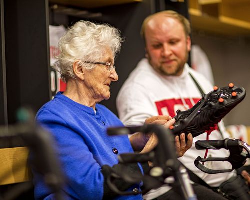 Fußball | VfBfairplay startet neues Projekt für Menschen mit Demenz