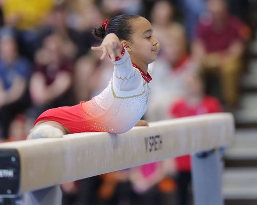 Turnen | Gabriel und Feniuk siegreich