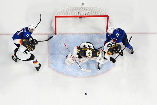 2022 tritt Deutschland bei den Spielen in Peking an. | Foto: IMAGO / Xinhua ZEITREISE | Eishockey – Mit 0,041 Toren Vorsprung zu Bronze