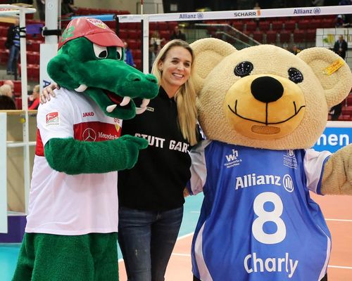 Auszeichnung | GOLDENES RÖSSLE der Prominenten-Kicker