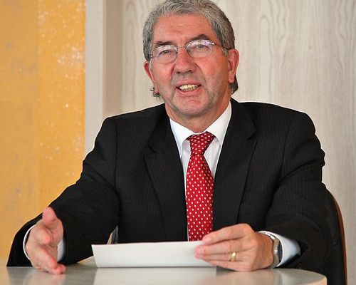 Auszeichnung | Goldene DOG-Ehrennadel für Erich Hägele