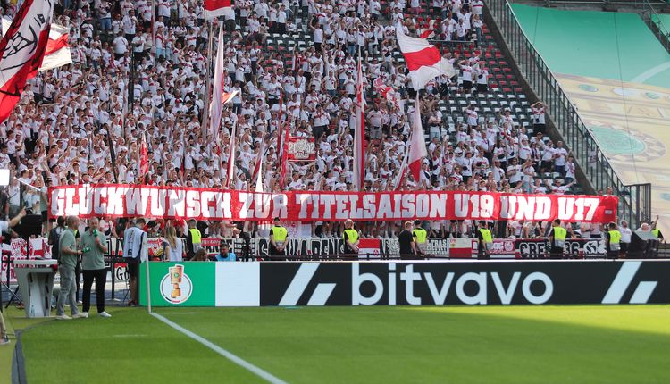 Fußball | U-19-Team des VfB Stuttgart holt den Pokal