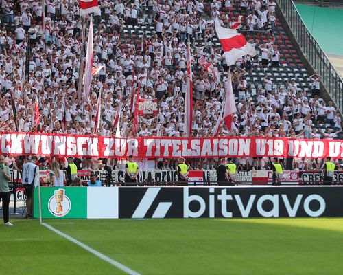 Fußball | U-19-Team des VfB Stuttgart holt den Pokal