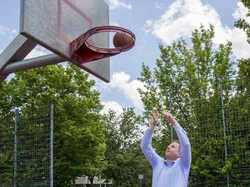Foto: Ludwigsburger Kreiszeitung/H. Wolschendorf Sportliches Rathaus | Dr. Matthias Knecht