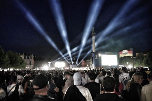 Regio TV | Fans feiern den deutschen Auftaktsieg