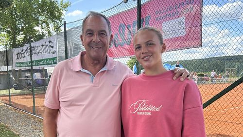 Thomas Bürkle, Geschäftsführer des TEC Waldau Stuttgart, freut sich über die Erfolge von Neuzugang Eva Bennemann. | Foto: TEC Waldau Stuttgart
Tennis | Bennemann und Stebe erfolgreich