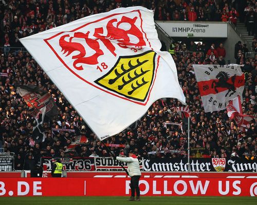 Fellbach | VfB-Profis präsentieren neues Trikot