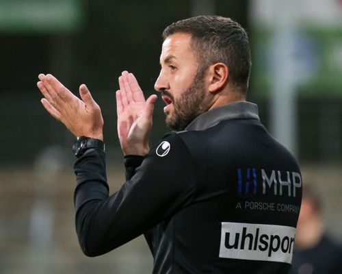Fußball | Trainer Mustafa Ünal bleibt bei den Kickers