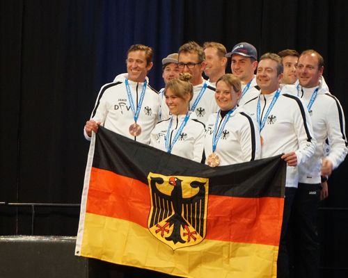 Fallschirmspringen | Göran Meyer gewinnt WM-Bronze