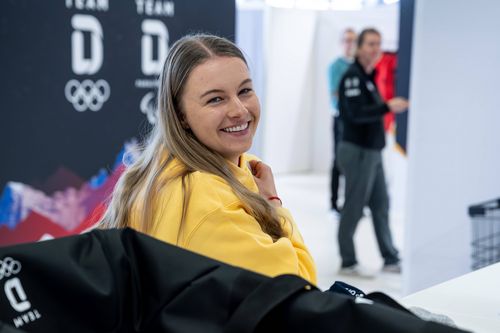 SWR Sport | Porträt der Skiakrobatin Emma Weiß 