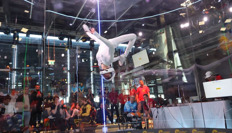 Fallschirmspringen | Göran Meyers Team mit neuem Rekord