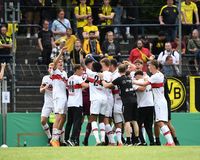 VfB-U-19-Team jubelt