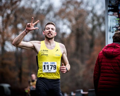 Leichtathletik | Jens Mergenthaler gelingt der Hattrick