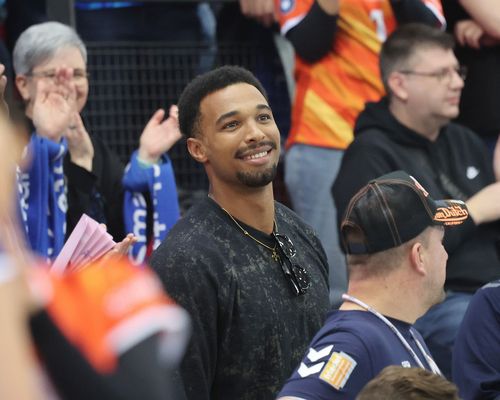 Auszeichnung | Leo Neugebauer schafft den Hattrick