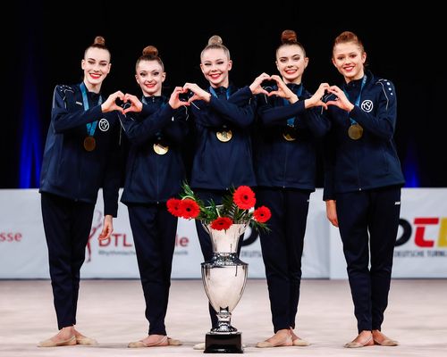 Rhythmische Sportgymnastik | Schmiden verteidigt Titel