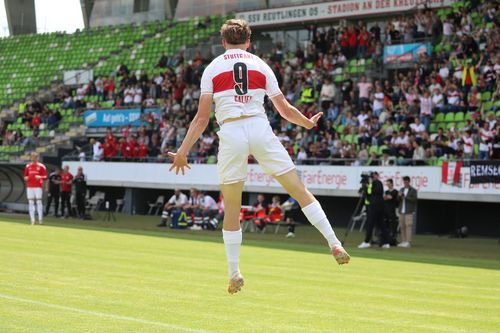Fußball | VfB-Nachwuchs wird Meister und steigt auf
