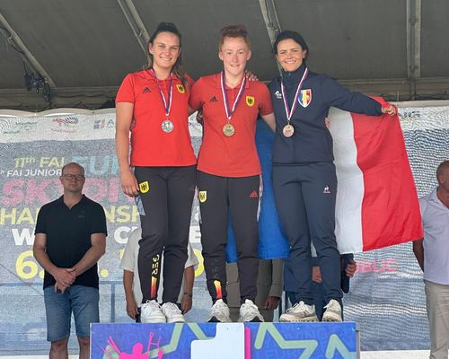 Fallschirmspringen | Henzler auf dem Treppchen