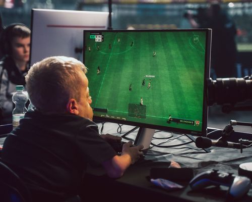 KICKEN IM KESSEL | #06 eSports auf meisterlichem Niveau