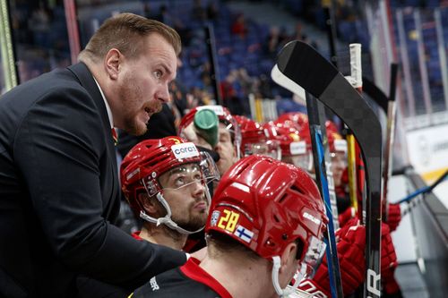 Eishockey | Pekka Kangasalusta wird Cheftrainer 