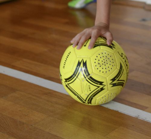Auch Blindenfußball wird angeboten. | Foto: WBRS Para-Sport | Louis Braille Festival in Stuttgart