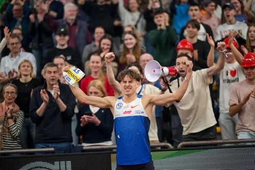 Alexander Stepanov | Foto: IMAGO / Jan Huebner Leichtathletik | Alexander Stepanov stürmt zum Titel