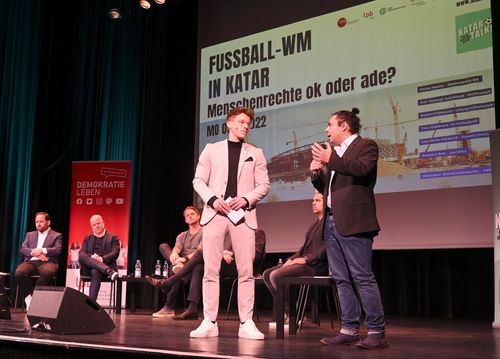 Im Vorfeld der Fußball-WM wurde in Ludwigsburg über Katar gesprochen. | Foto: privat MIKRO AN! | Michael Bollenbacher