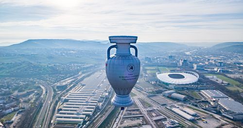 EURO 2024 Stuttgart | Der Pokal ist da