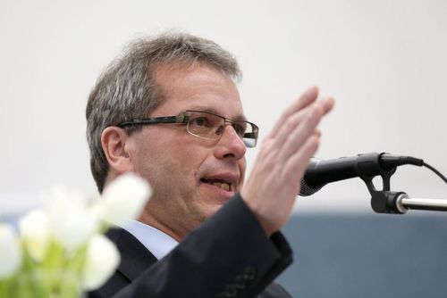 Andreas Felchle | Foto: Pressefoto Baumann YouTube | ALPHA & OMEGA mit Felchle und Reh