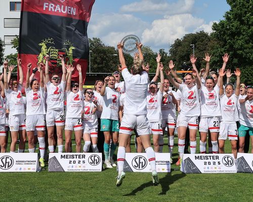Fußball | Frauen des VfB Stuttgart steigen auf